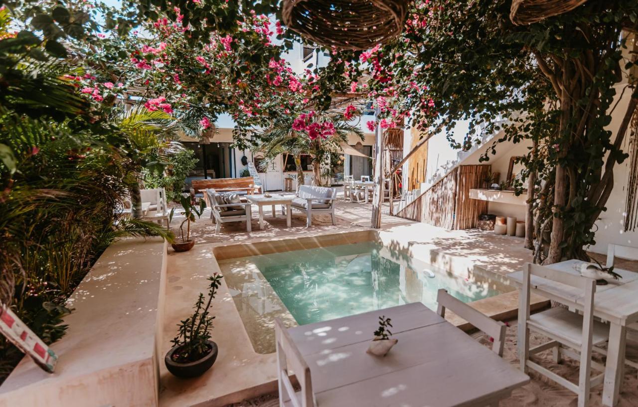 Lunarena Barefoot Hotel El Cuyo Exterior photo